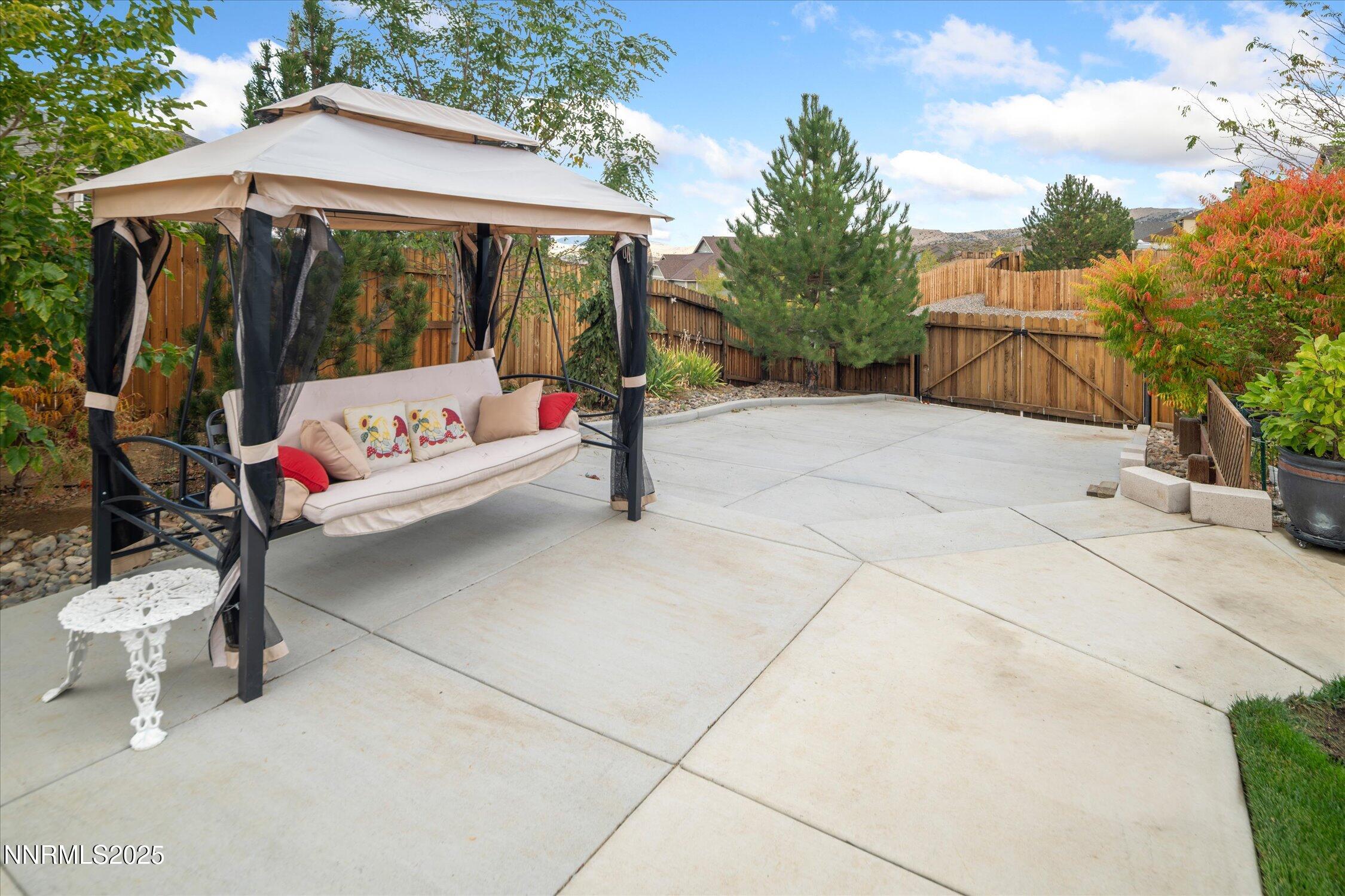 7595 Jonquil Court Reno, NV 89506 - Photo 20 of 30 33