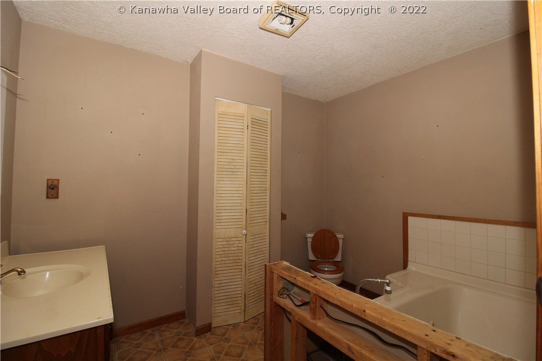 116 West Virginia Avenue Ripley, WV 25271 - Photo 6 of 15 Gallery Image 6