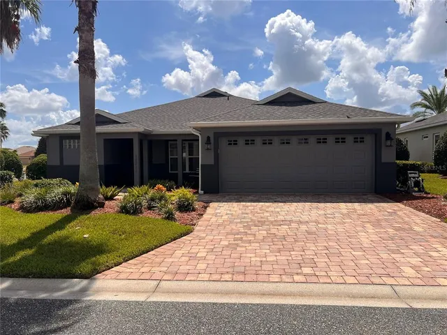 $299,900 | 10010 Lake Miona Way, Oxford, FL 34484