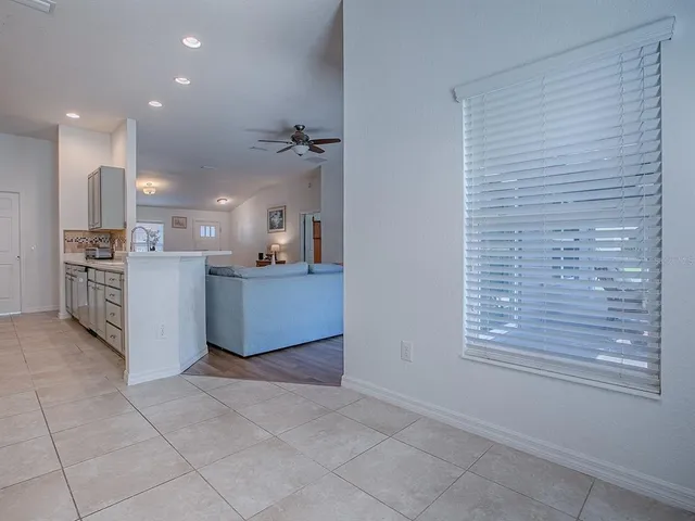 $299,900 | 10010 Lake Miona Way, Oxford, FL 34484