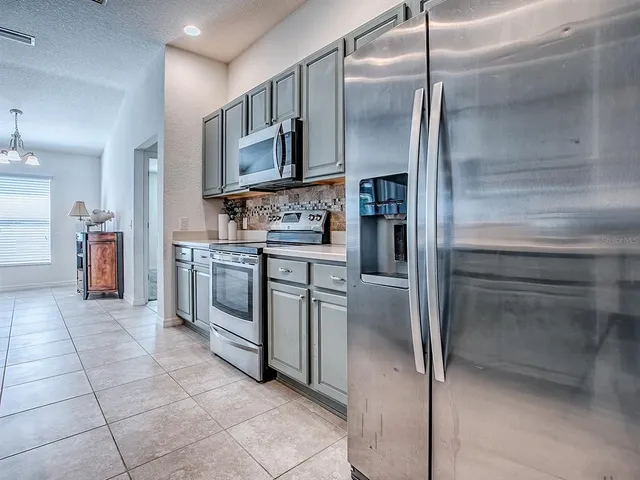 $299,900 | 10010 Lake Miona Way, Oxford, FL 34484