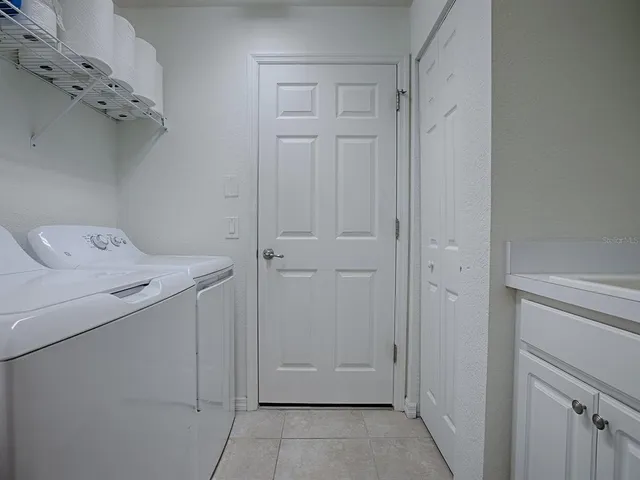 $299,900 | 10010 Lake Miona Way, Oxford, FL 34484