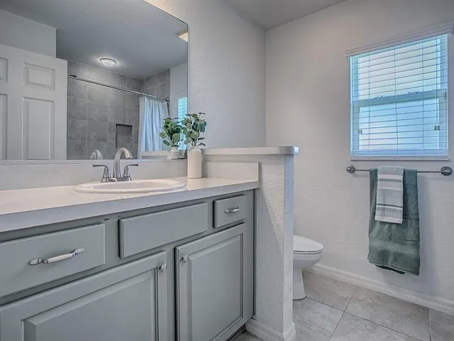 $299,900 | 10010 Lake Miona Way, Oxford, FL 34484