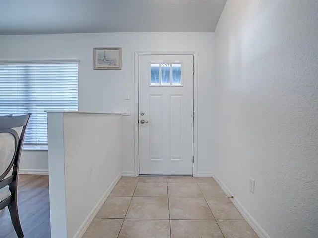 $299,900 | 10010 Lake Miona Way, Oxford, FL 34484