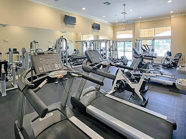 $299,900 | 10010 Lake Miona Way, Oxford, FL 34484