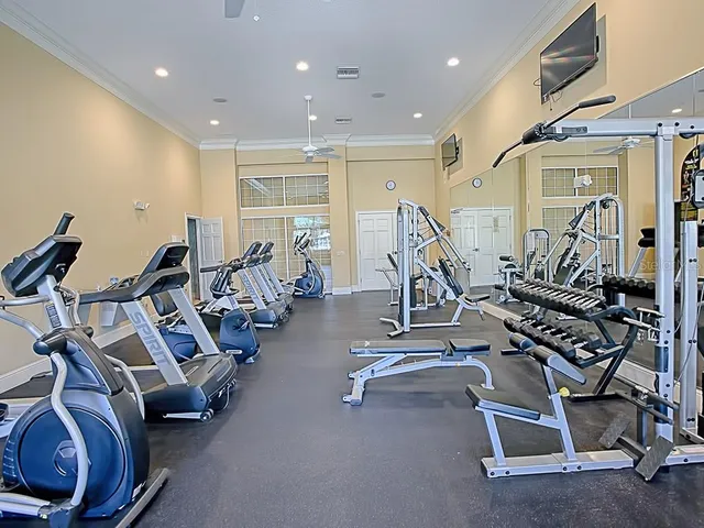 $299,900 | 10010 Lake Miona Way, Oxford, FL 34484