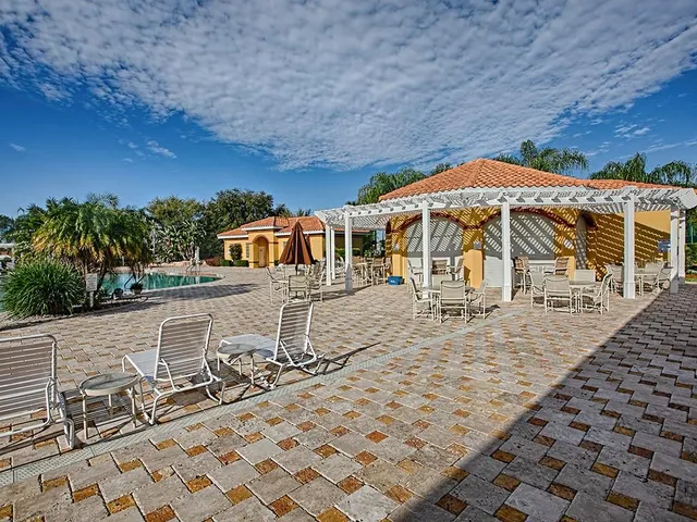 $299,900 | 10010 Lake Miona Way, Oxford, FL 34484