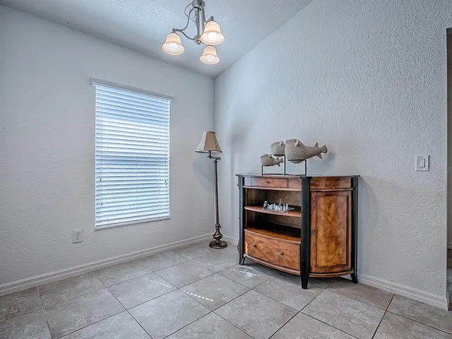 $299,900 | 10010 Lake Miona Way, Oxford, FL 34484