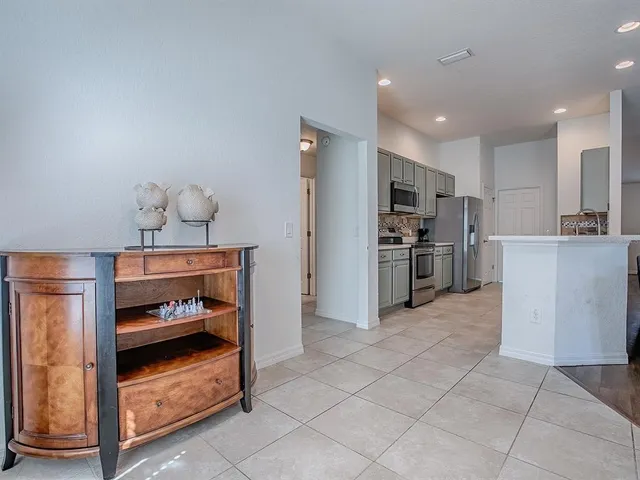 $299,900 | 10010 Lake Miona Way, Oxford, FL 34484