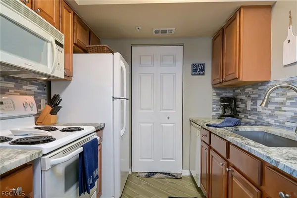 $3,400 | 15655 Ocean Walk Circle, Unit 205, Fort Myers, FL 33908