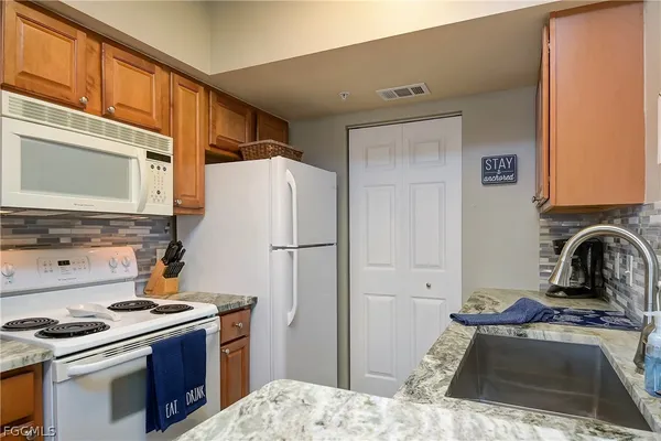 $3,400 | 15655 Ocean Walk Circle, Unit 205, Fort Myers, FL 33908
