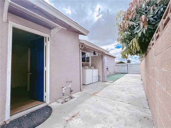 $1,900 | 942 Barbara Lane, Pomona, CA 91767