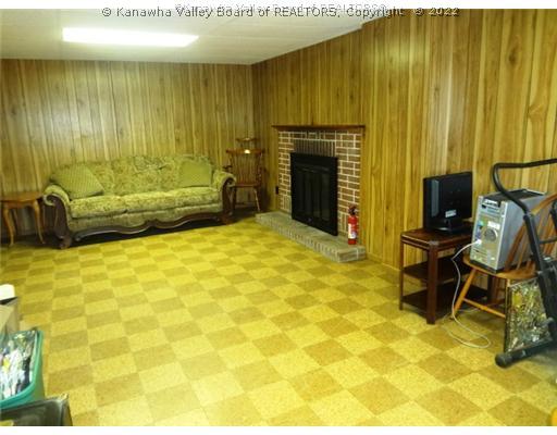 822 Carroll Road Charleston, WV 25314 - Photo 14 of 16 Den/Family/Great Room.
