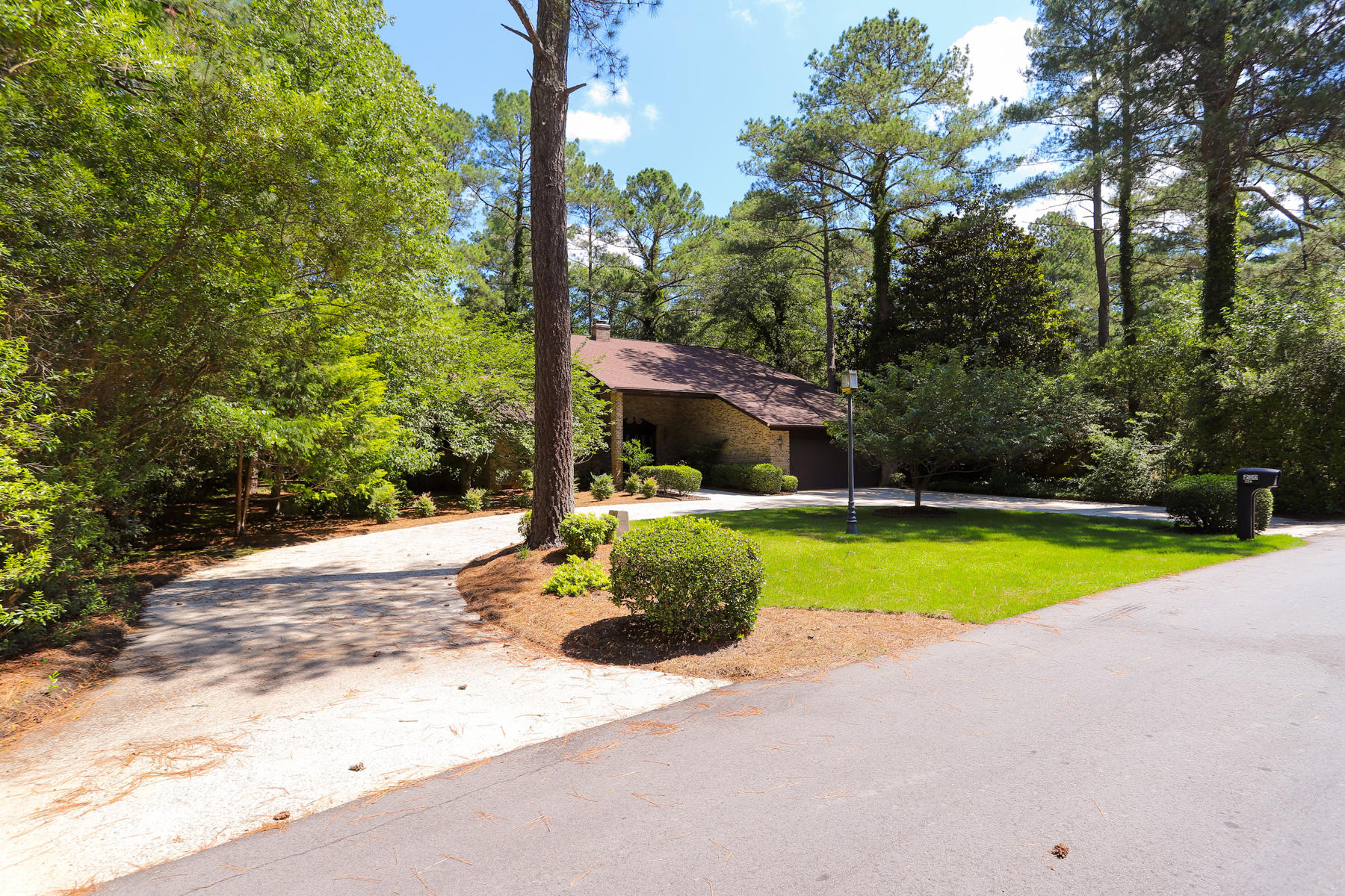 4262 Smith Road Townsend, GA 31331 - Photo 2 of 59 front drive1
