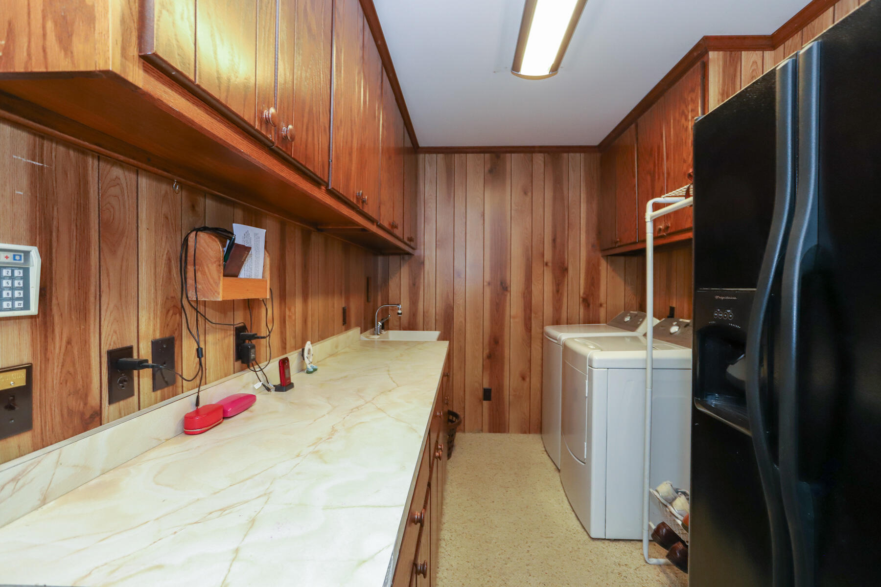 4262 Smith Road Townsend, GA 31331 - Photo 22 of 59 laundry room1
