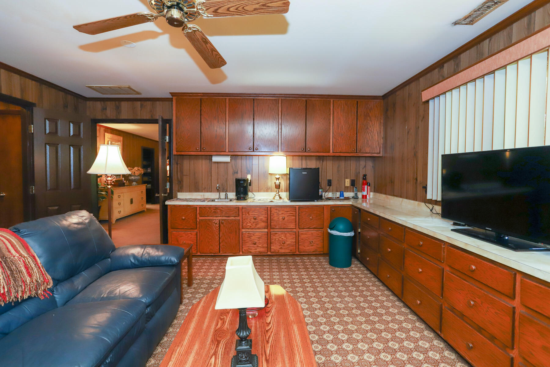 4262 Smith Road Townsend, GA 31331 - Photo 39 of 59 master sitting2