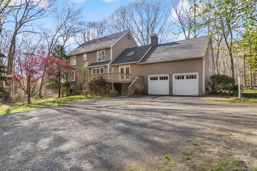 4 Thames Way Madison, CT 06443 - Photo 1 of 1 Driveway entrance to back of the home.