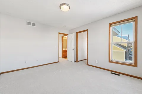 $250,000 | 3124 Thoreau Road, Chaska, MN 55318