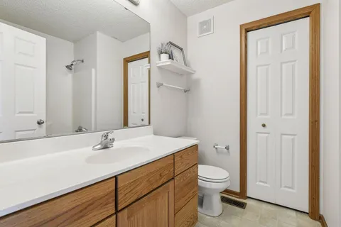 $250,000 | 3124 Thoreau Road, Chaska, MN 55318