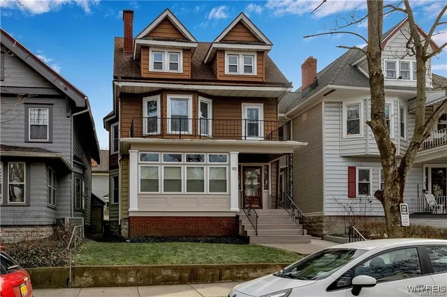 $1,950 | 95 Inwood Place, Unit 2, Buffalo, NY 14209