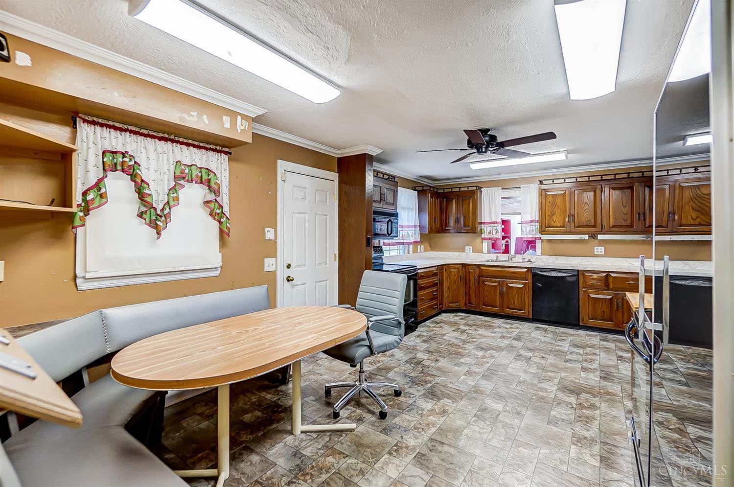 895 Pontius Road Cincinnati, OH 45233 - Photo 18 of 58