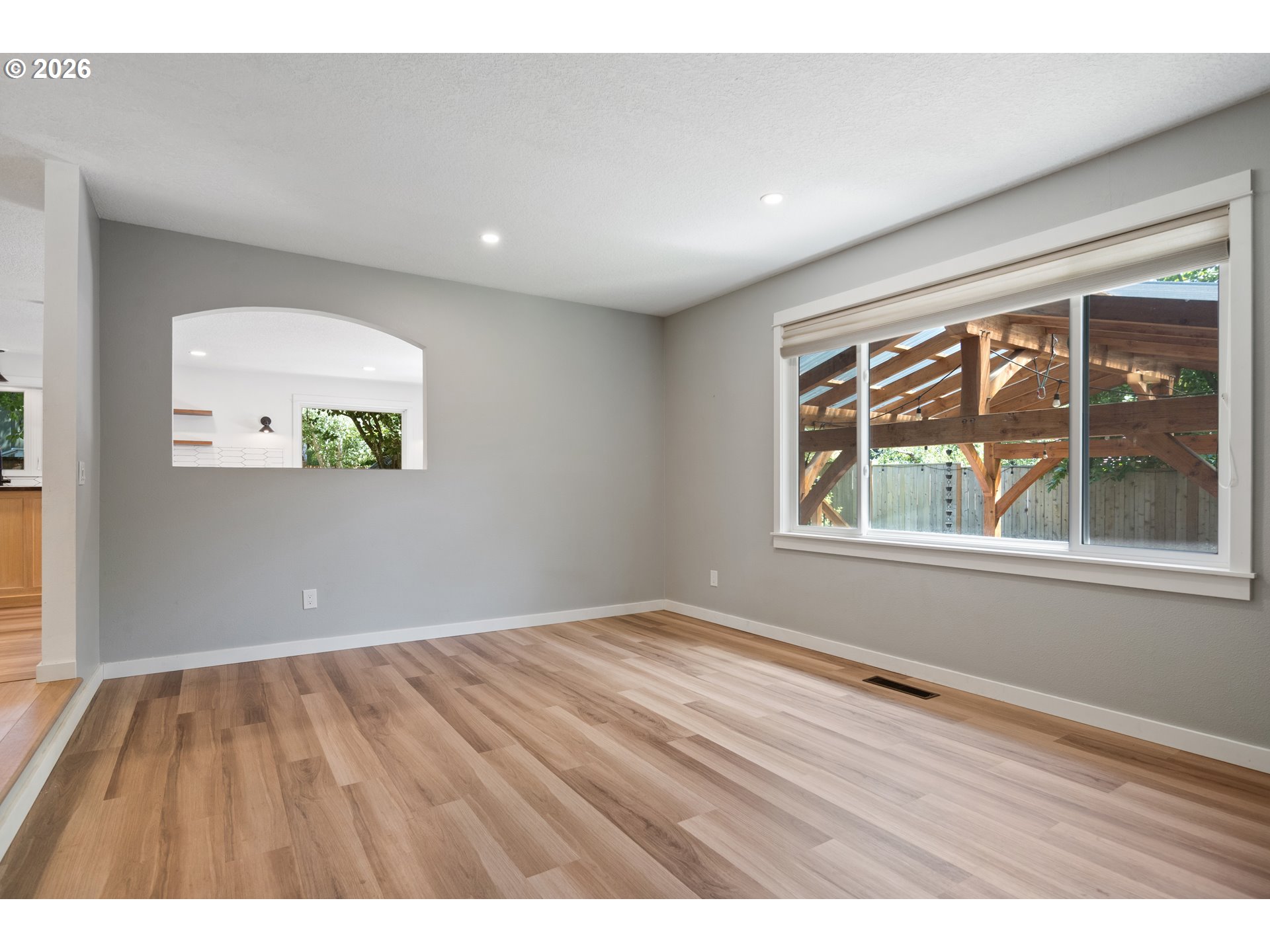 6422 Southwest Roundtree Court Portland, OR 97219 - Photo 6 of 37 Living Room