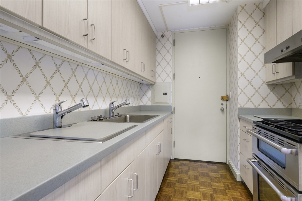 180 Beacon Street, Unit 6AB Boston, MA 02116 - Photo 13 of 26