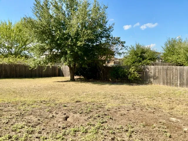$1,550 | 615 Losoya Court, Hutto, TX 78634