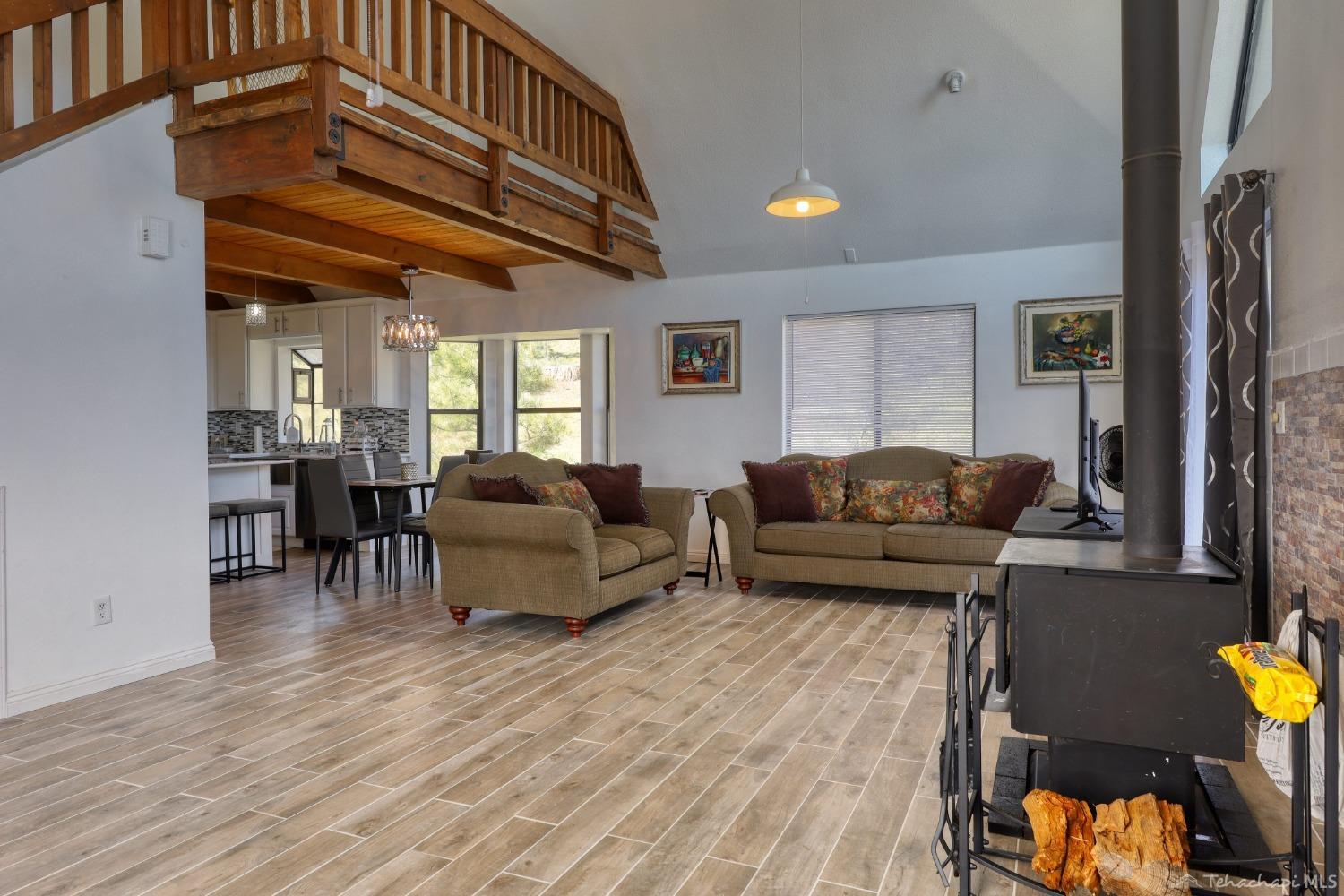 29851 Goldspike Road Tehachapi, CA 93561 - Photo 6 of 26 Gallery Image 6