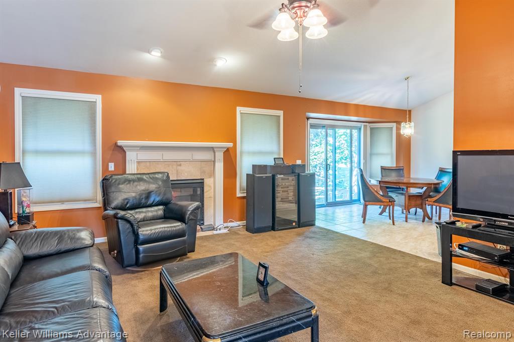 22500 Timber Ridge Court Woodhaven, MI 48183 - Photo 4 of 29
