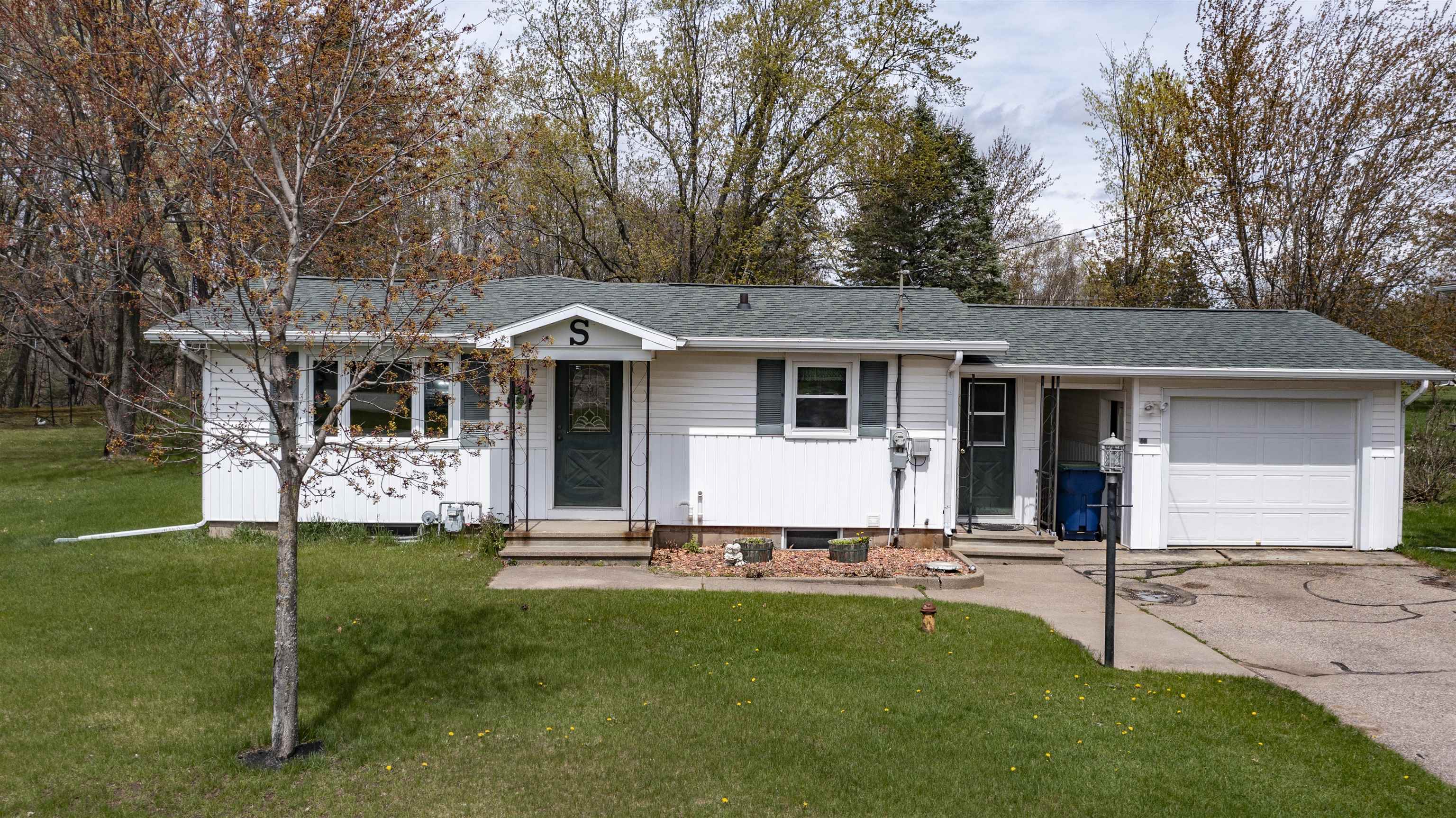 E2182 King Road Waupaca, WI 54981 - Photo 1 of 1 Gallery Image 1