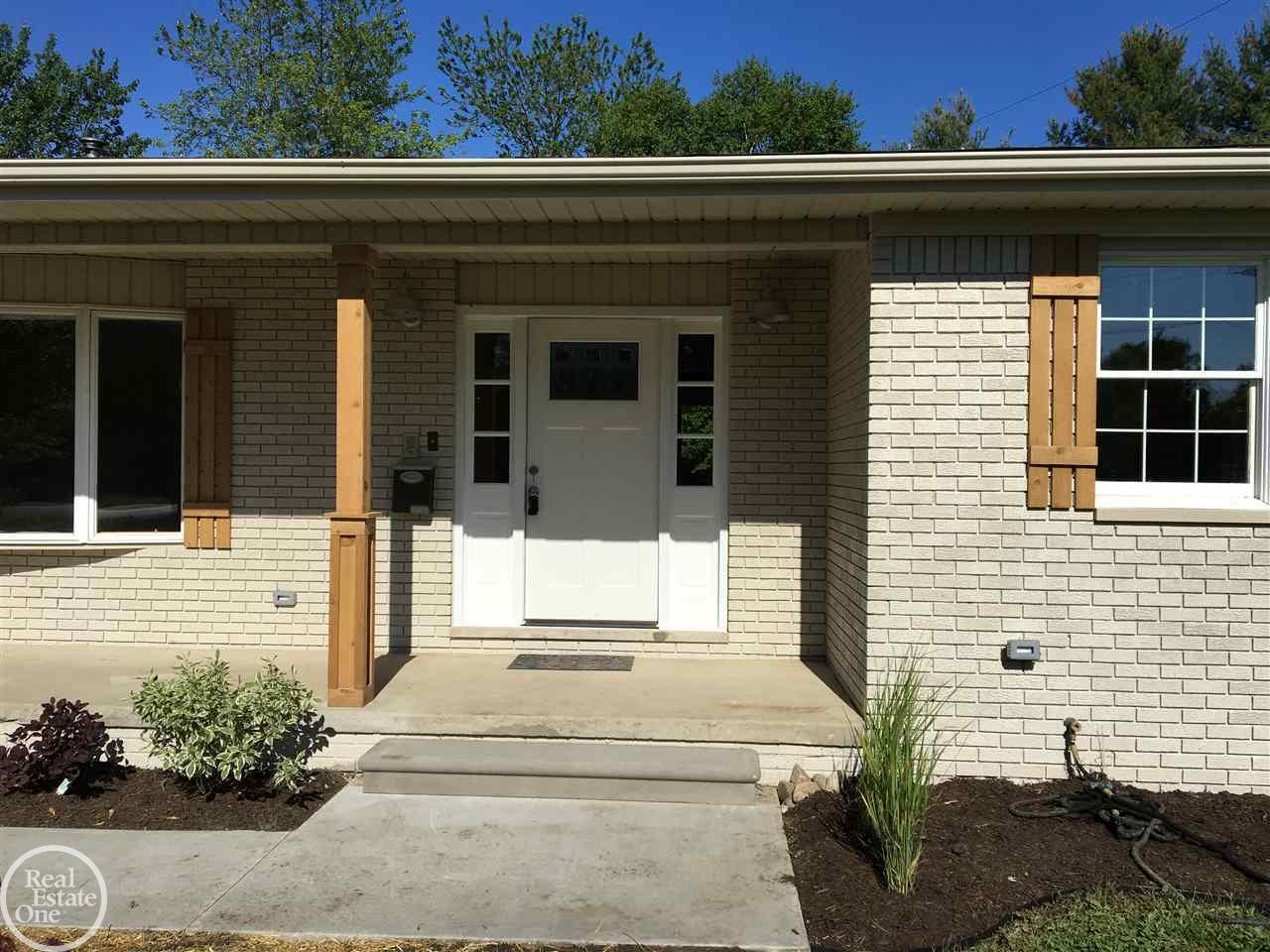 2282 Lakeshore Road Applegate, MI 48401 - Photo 5 of 55