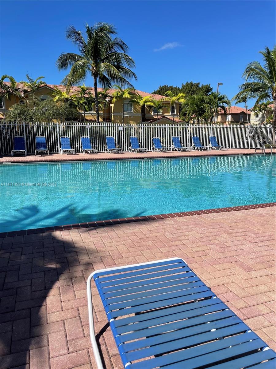 2736 Southeast 15th Road Homestead, FL 33035 - Photo 8 of 10 Gallery Image 8