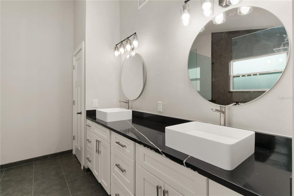 2161 Vance Road Deltona, FL 32738 - Photo 19 of 43 Primary Bathroom