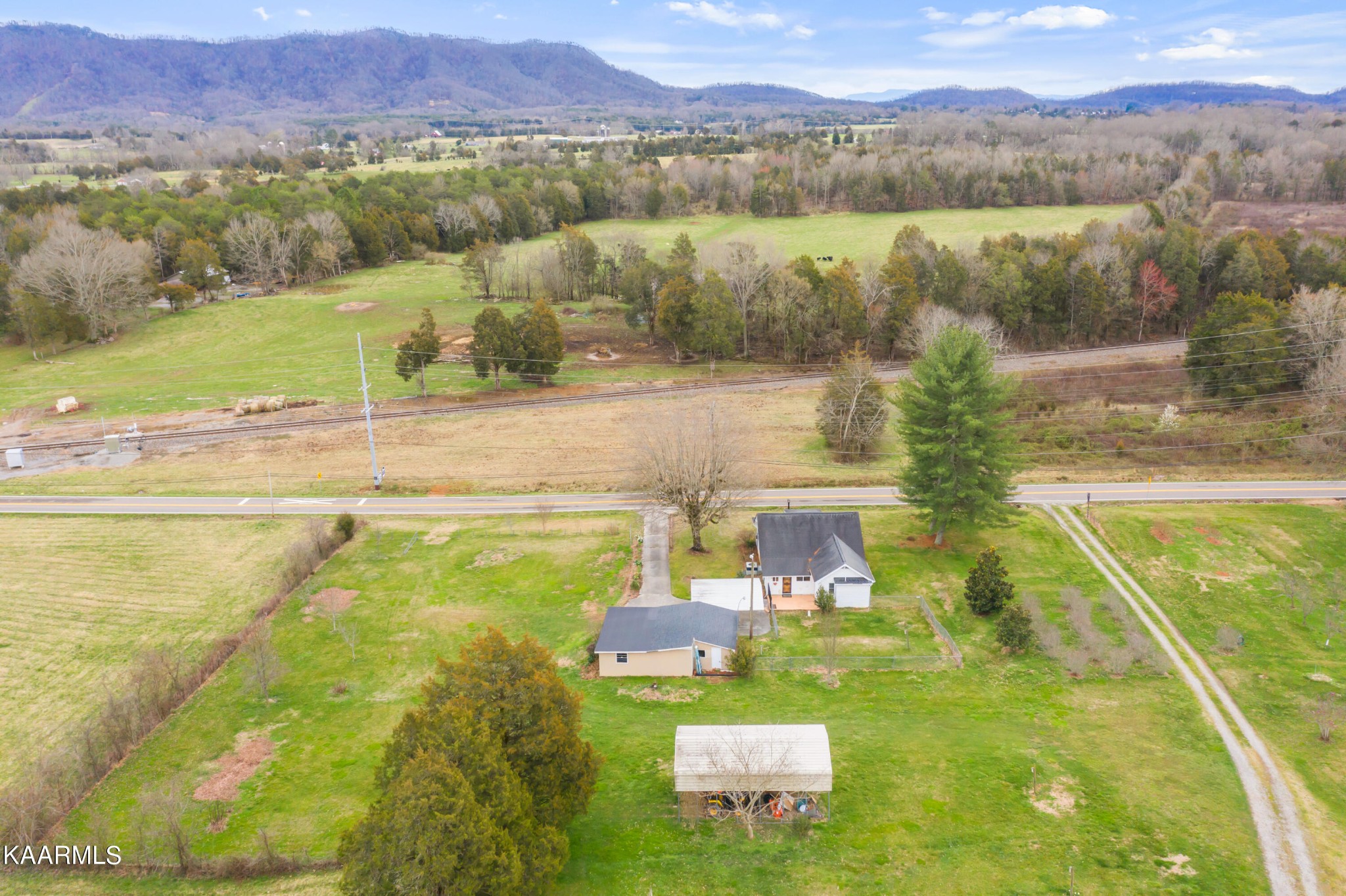 8839 East Emory Road Corryton, TN 37721 - Photo 8 of 41 Gallery Image 8