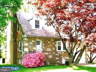 102 Cameron Road Willow Grove, PA 19090 - Photo 1 of 6 Exterior Front