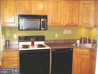 102 Cameron Road Willow Grove, PA 19090 - Photo 5 of 6 Kitchen