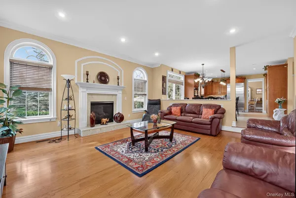 $949,900 | 36 Deangelis Drive, Monroe, NY 10950