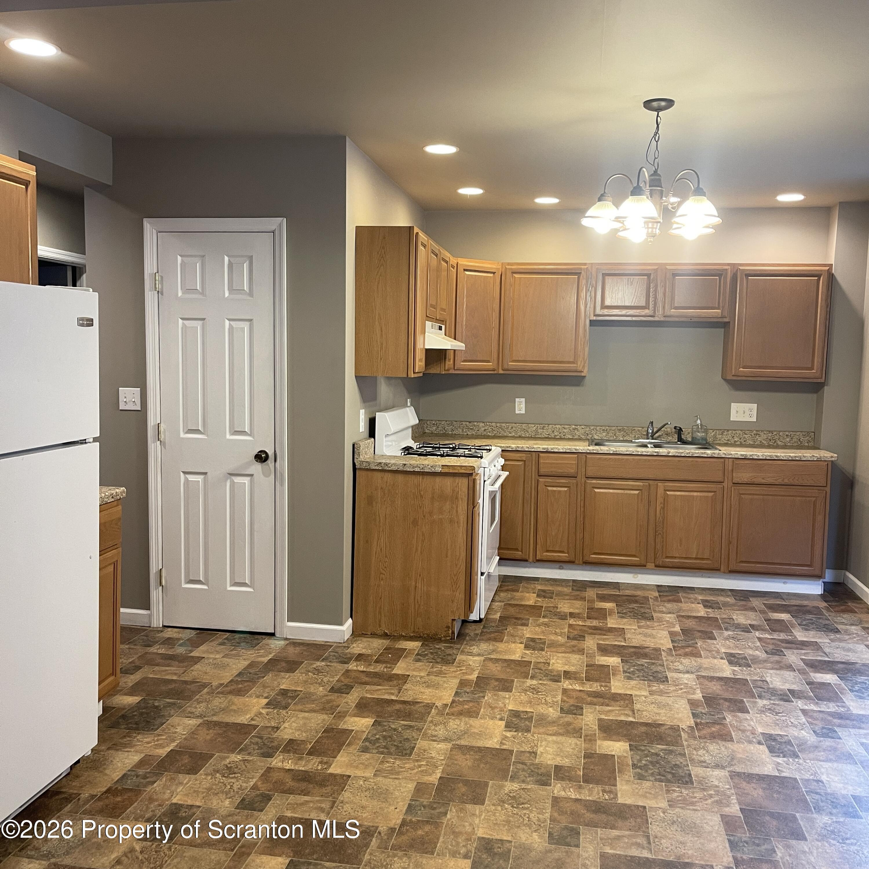 1007 Clay Avenue Scranton, PA 18510 - Photo 32 of 49 Apt 2 kitchen