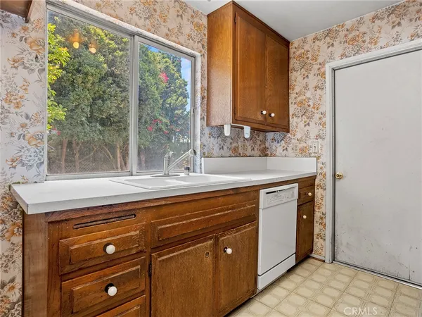 $719,917 | 14923 La Valle Street, Sylmar, CA 91342