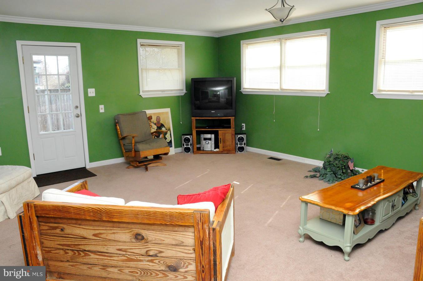 311 Cheddington Road Linthicum, MD 21090 - Photo 14 of 30 Family Room