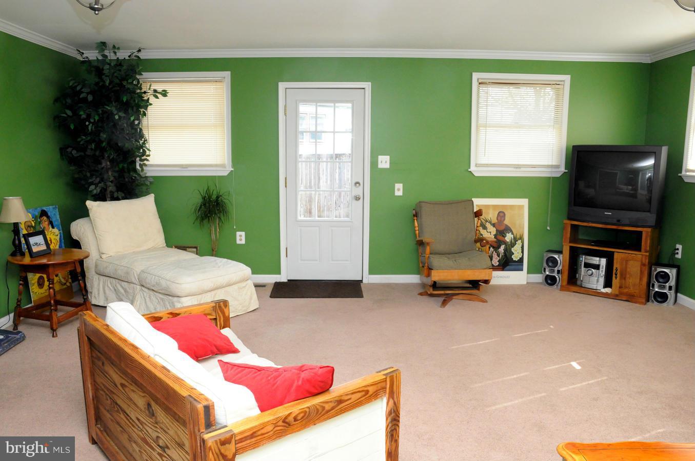 311 Cheddington Road Linthicum, MD 21090 - Photo 15 of 30 Family Room