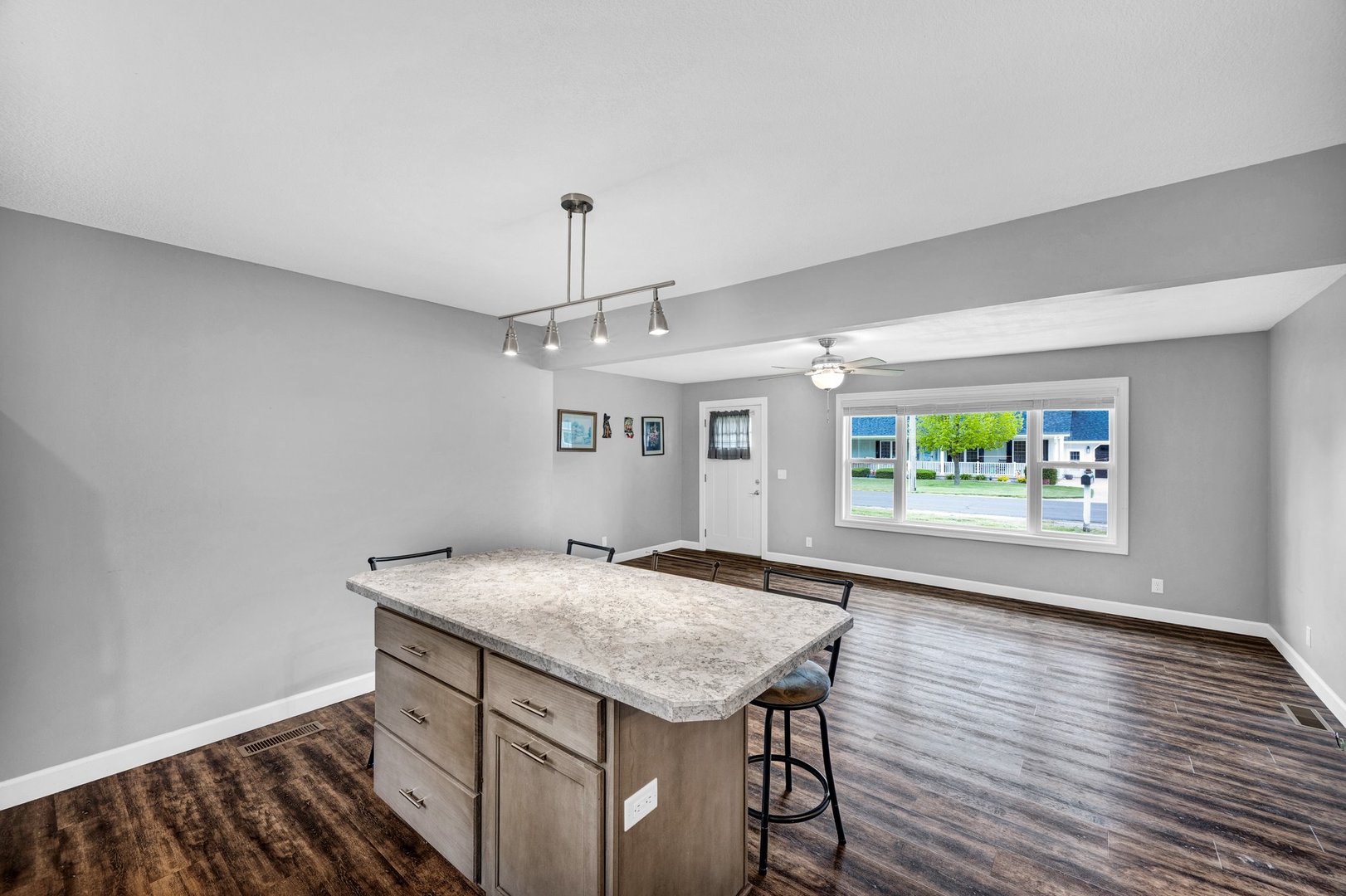 205 East North Line Road Tuscola, IL 61953 - Photo 8 of 18