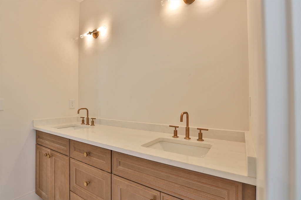 29 Cox Street Hudson, MA 01749 - Photo 34 of 36