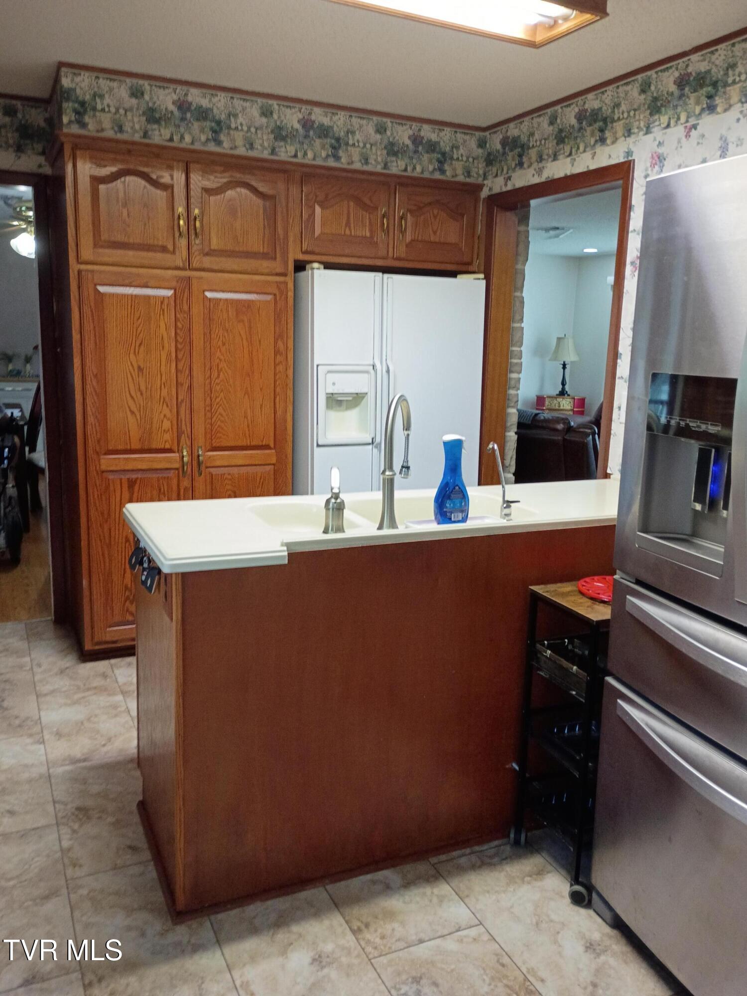357 Rock Springs Road Kingsport, TN 37663 - Photo 5 of 28 IMG_20260619_182348110