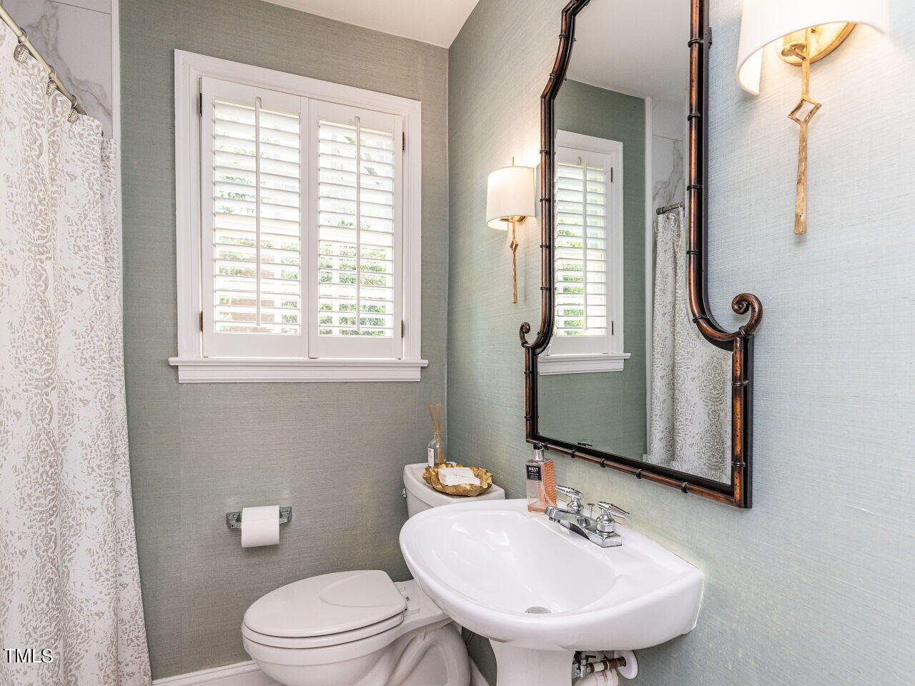 2803 Kittrell Drive Raleigh, NC 27608 - Photo 13 of 33 013-1280x960-half-bath