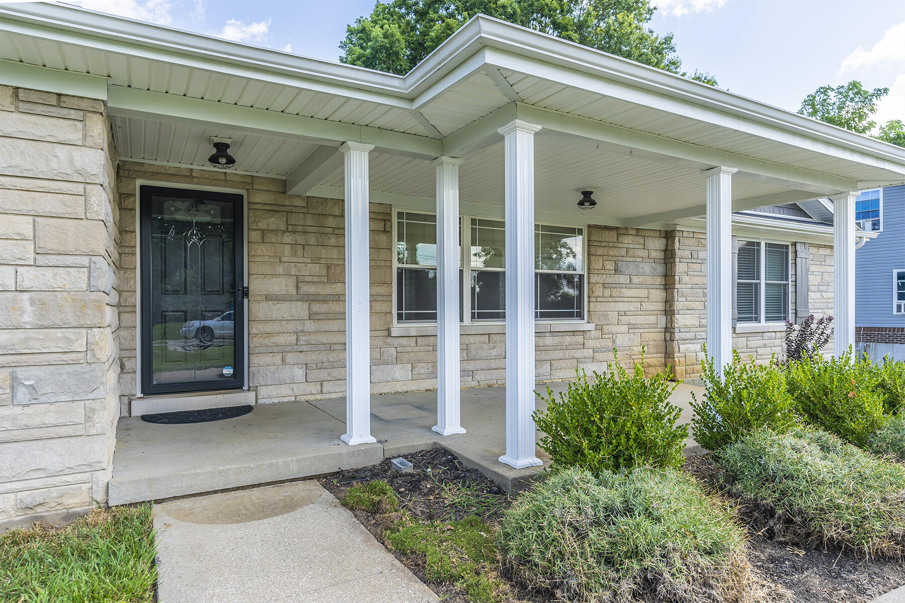 4179 Winchester Road Lexington, KY 40516 - Photo 4 of 28 4179winchester04