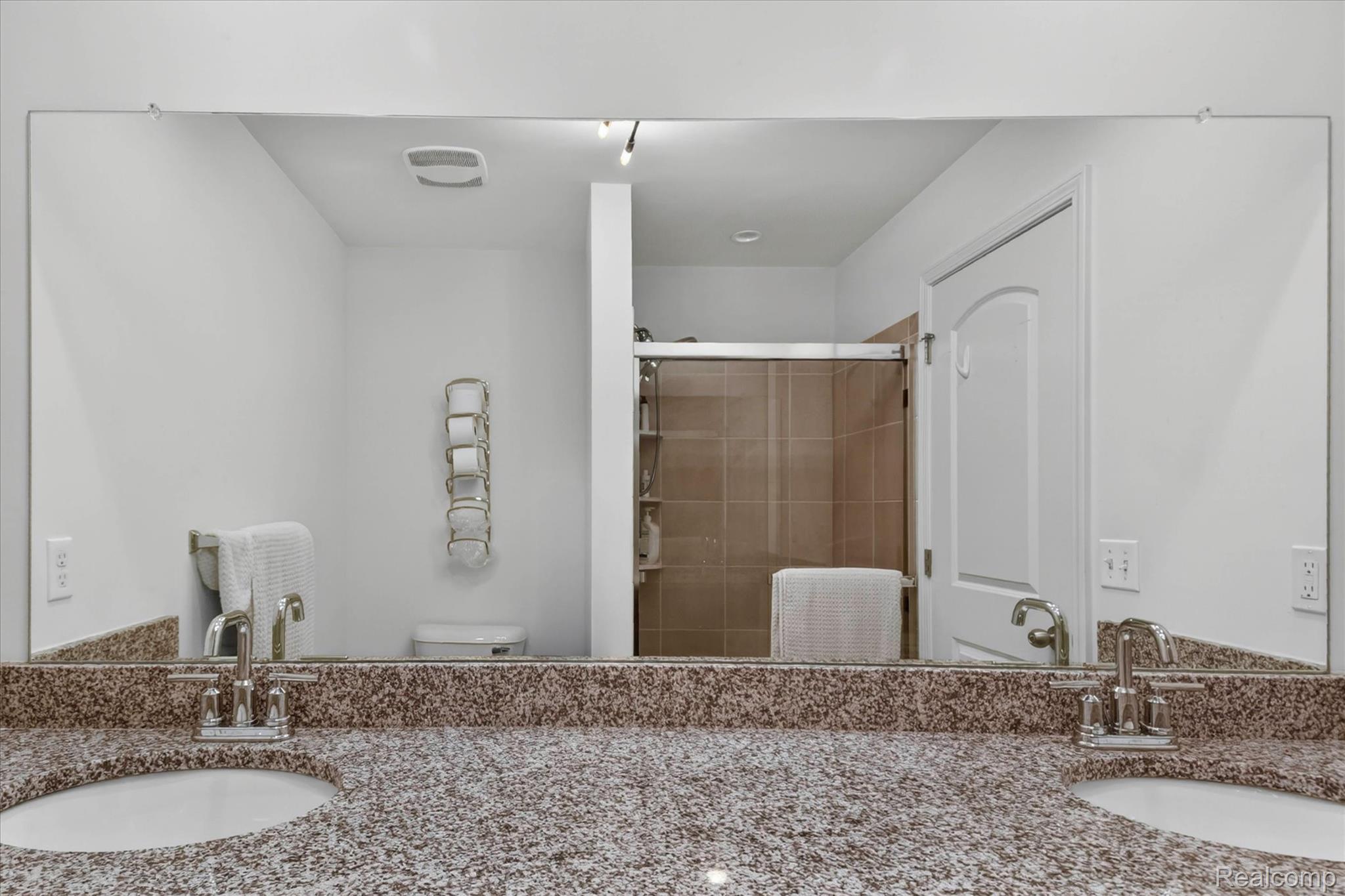 2500 Normandy Road, Unit 2 Royal Oak, MI 48073 - Photo 25 of 35