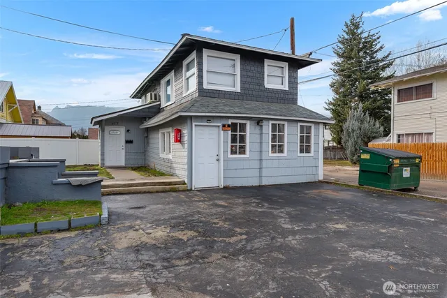 $1,100,000 | 600 Douglas Street, Wenatchee, WA 98801