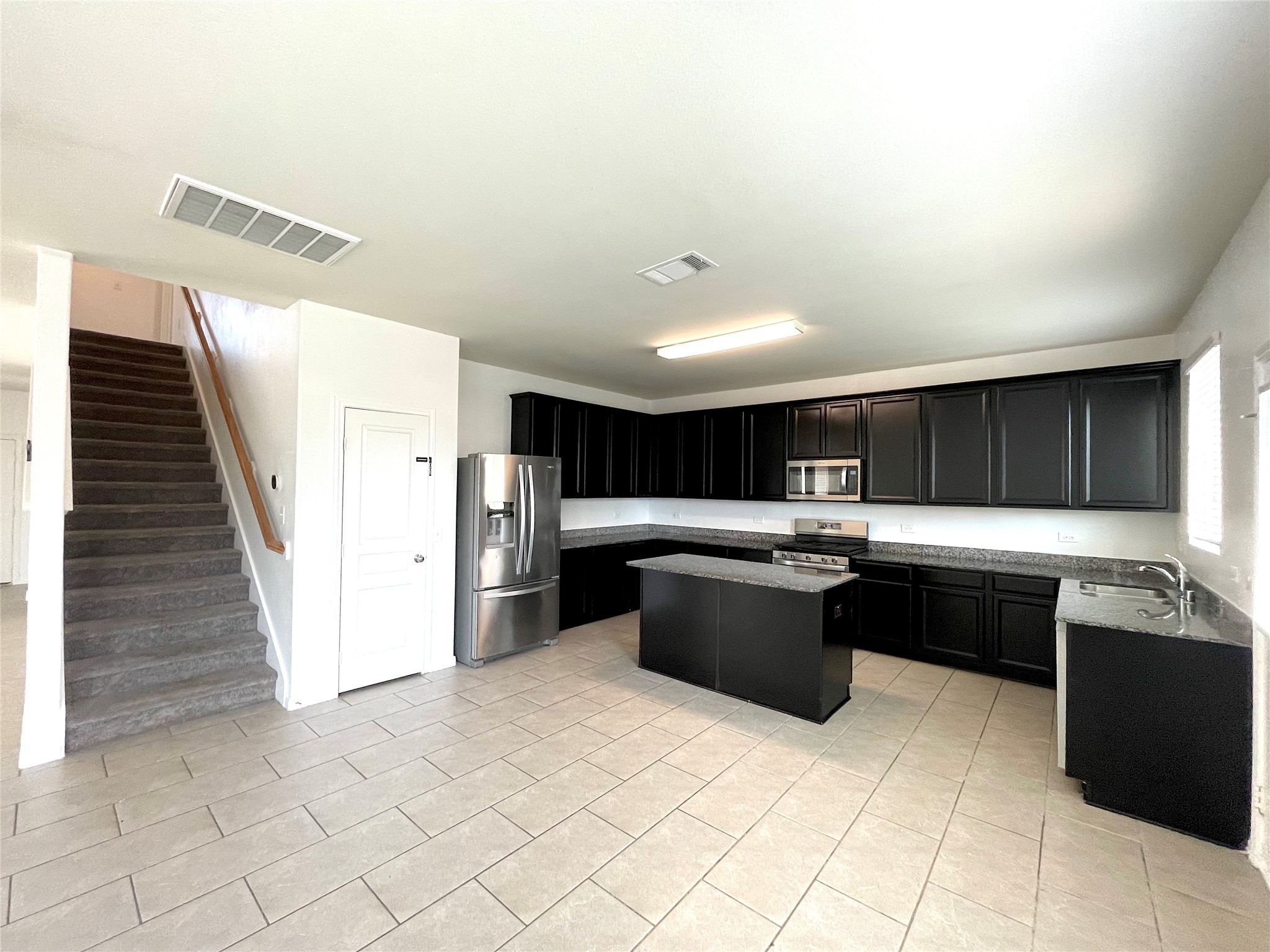 6714 Dayridge Lane Houston, TX 77048 - Photo 4 of 27